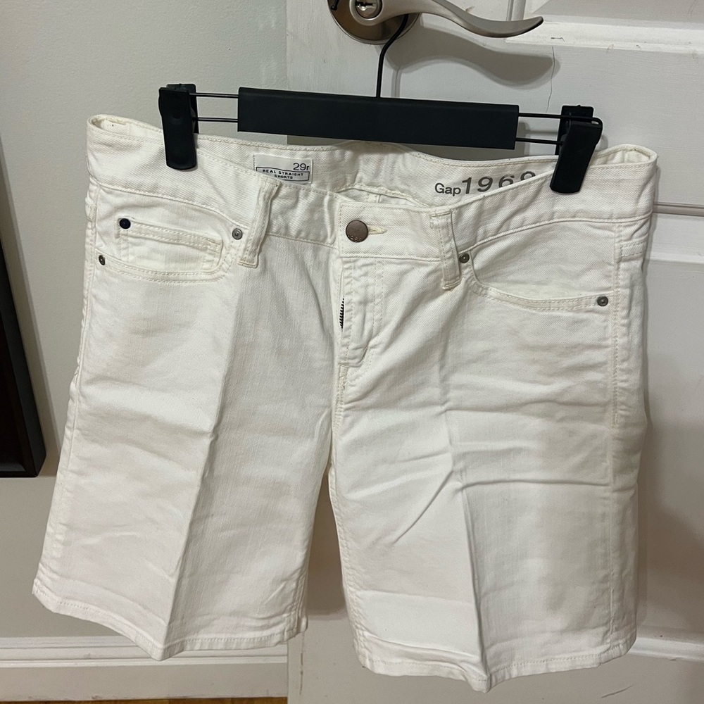 GAP white jean shorts 29R